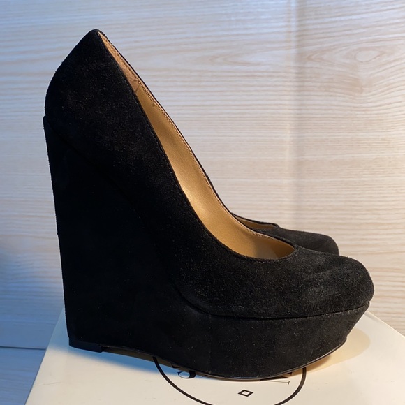 Gorgeous Steve Madden Heels - Picture 3 of 10